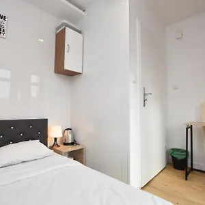 - Prywatne Hostal